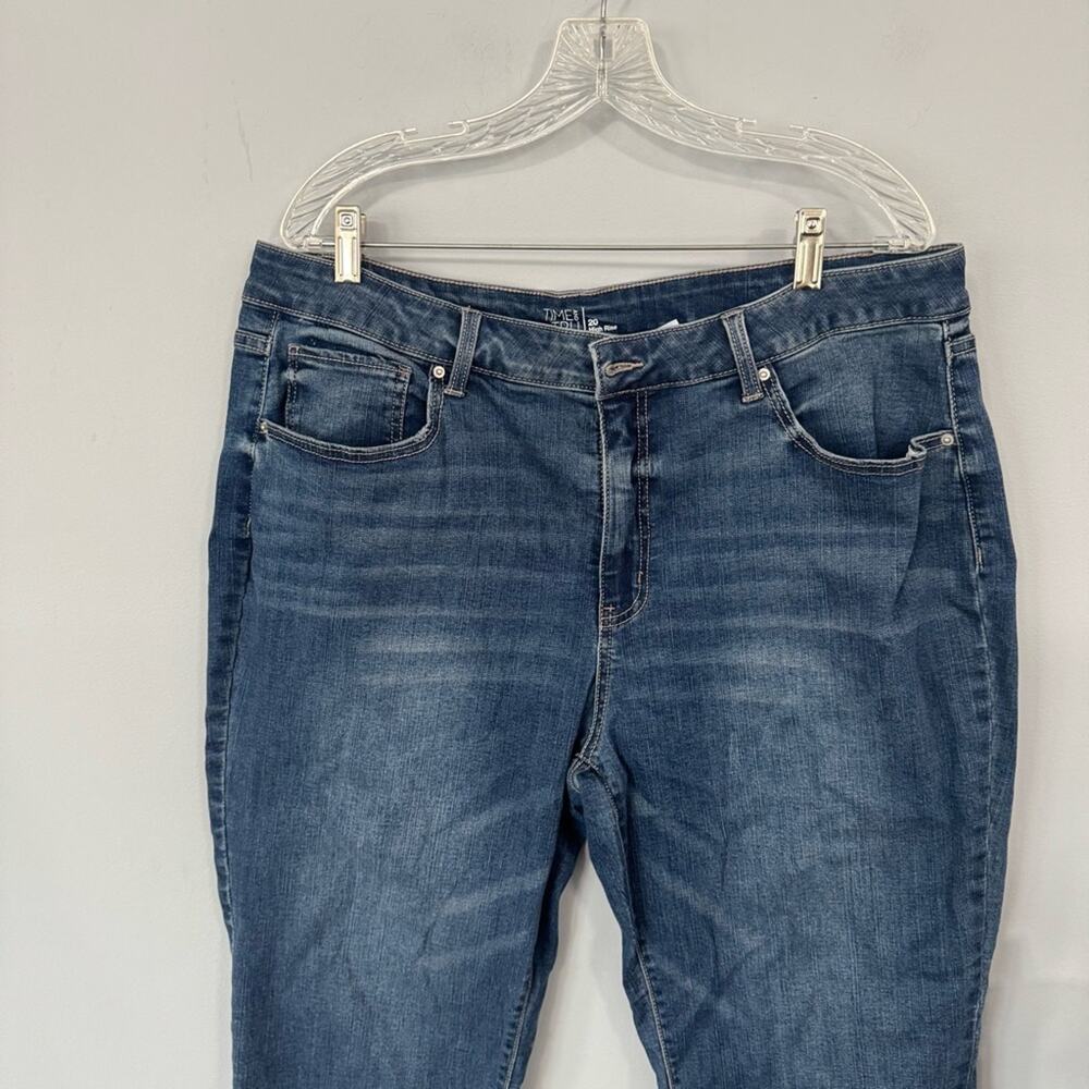 Time and Tru High Rise Medium Wash Capris Jeans Women’s Plus Size 20 W - Picture 4 of 7
